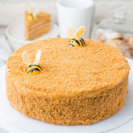 Honey Bee Number Cake | bakehoney.com