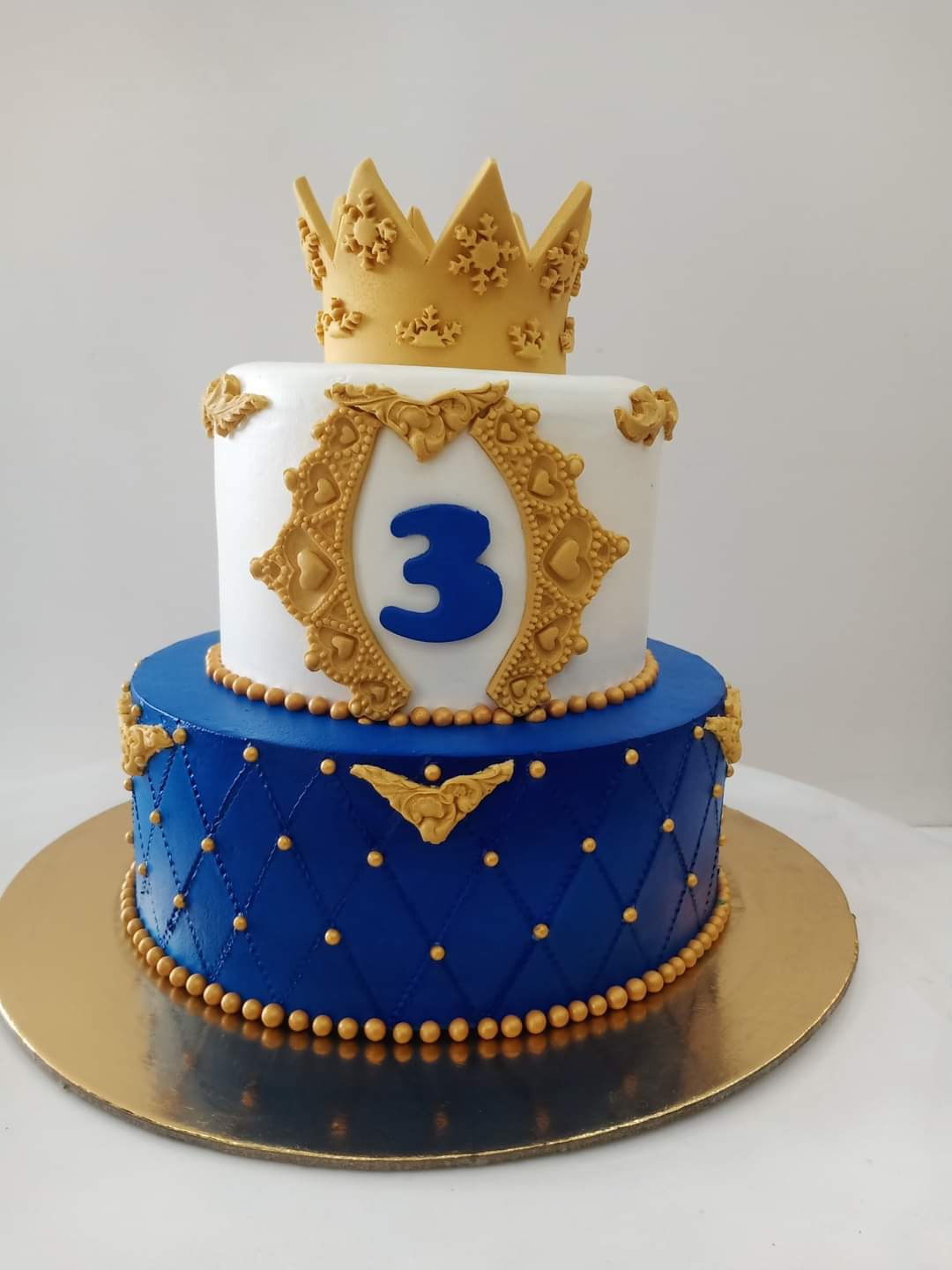 Ruffle Birthday Cakes 18/Crown Theme Cake For Little Girls/ First Birthday  Cake - Cake Square Chennai | Cake Shop in Chennai
